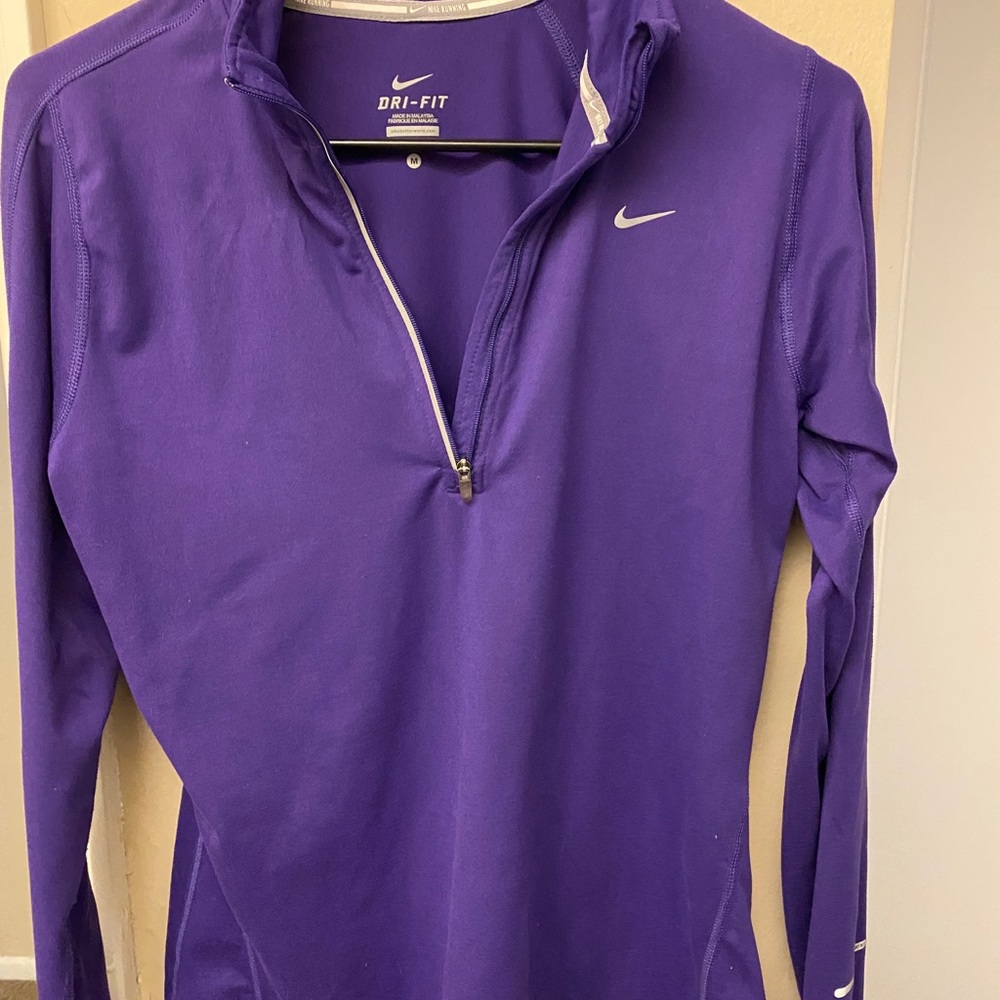 Nike Dri Fit. Med.